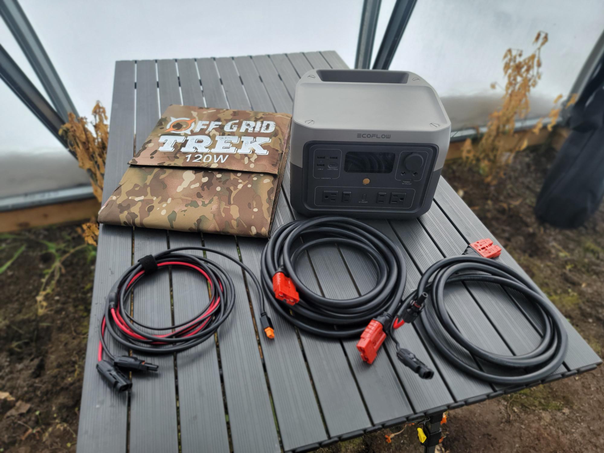 découvrez l'ecoflow river 2 max, une station d'énergie portable puissante, légère et facile à transporter. rechargez vos appareils partout grâce à sa grande capacité et sa recharge ultra-rapide, idéale pour vos aventures en plein air ou les situations d'urgence.