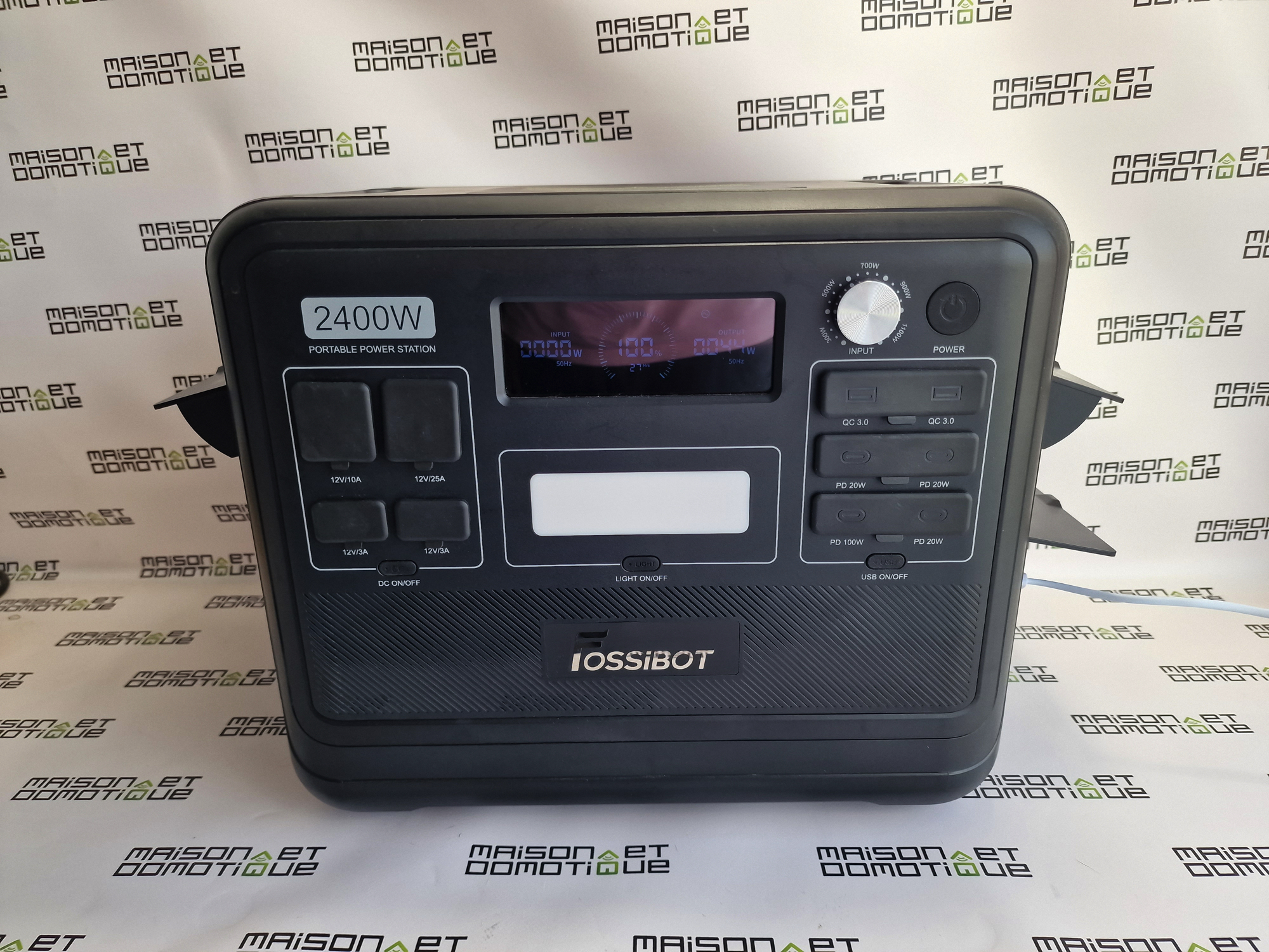 découvrez le fossibot f2400, un générateur portable puissant et fiable, idéal pour les activités en plein air, le camping ou les situations d’urgence. profitez d’une énergie mobile propre et silencieuse, partout où vous en avez besoin.