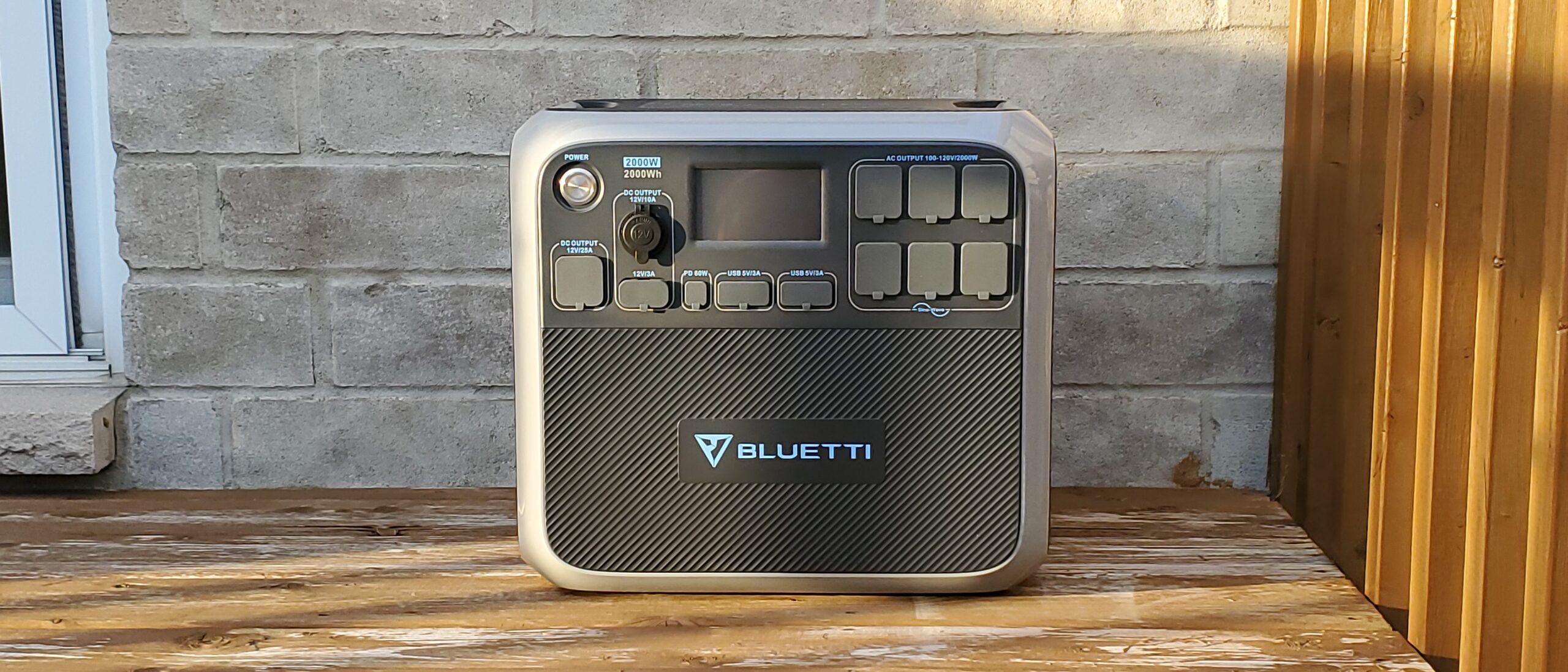 découvrez le générateur bluetti ac200p : une station d'énergie portable puissante et polyvalente, idéale pour le camping, les urgences ou l'alimentation de vos appareils à la maison ou en déplacement.