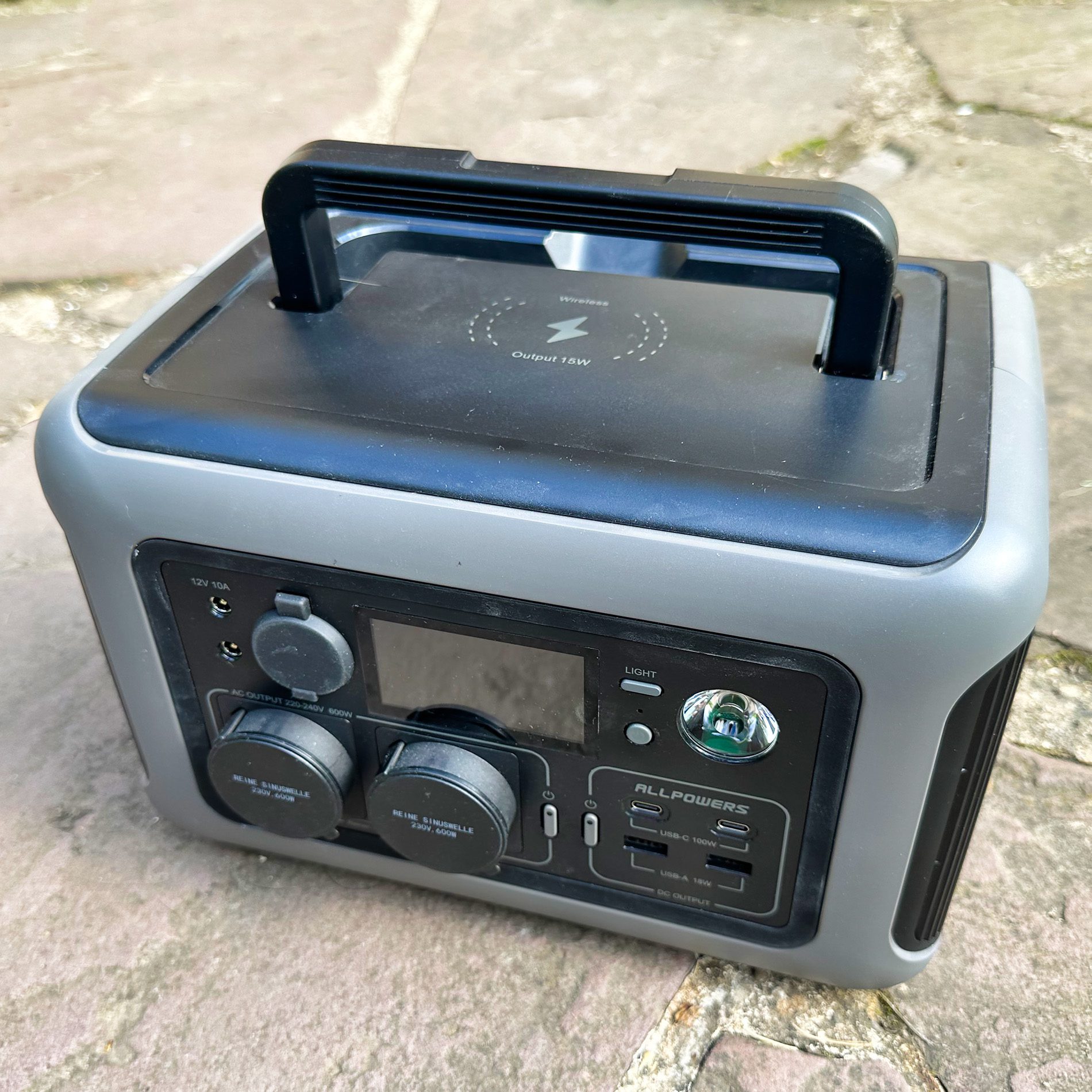 découvrez le générateur solaire allpowers r600, une solution portable, puissante et écologique pour alimenter vos appareils lors de vos déplacements, campings ou pannes d’électricité.